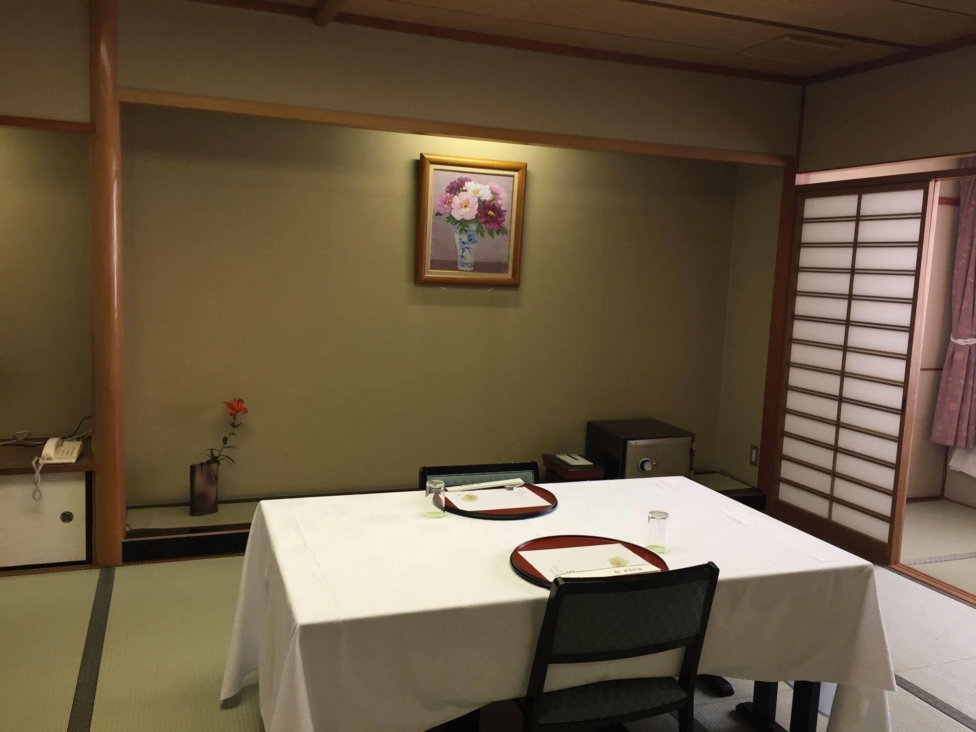 Sera Bekkan Hiroshima Esterno foto